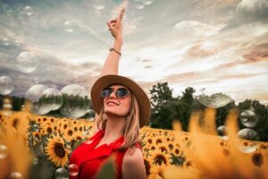 happy-women-in-sunflower-field